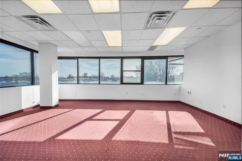 596 Anderson Cliffside Park NJ 07010