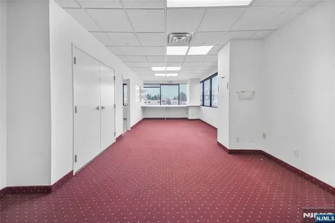 596 Anderson Cliffside Park NJ 07010