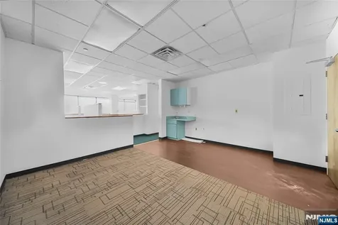 596 Anderson Cliffside Park NJ 07010