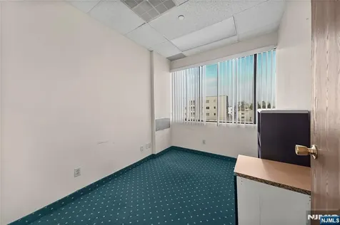 596 Anderson Cliffside Park NJ 07010