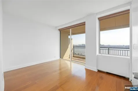 4 Horizon Road Fort Lee NJ 07024