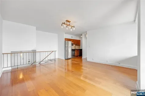 4 Horizon Road Fort Lee NJ 07024