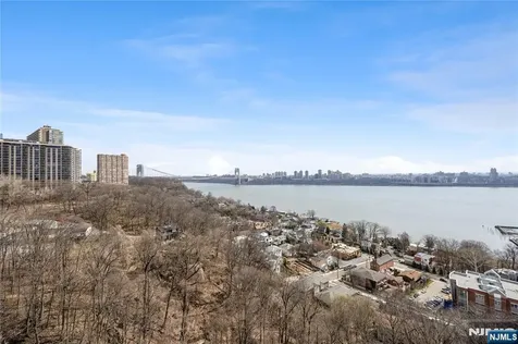 4 Horizon Road Fort Lee NJ 07024