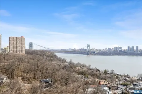 4 Horizon Road Fort Lee NJ 07024