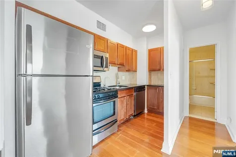 4 Horizon Road Fort Lee NJ 07024