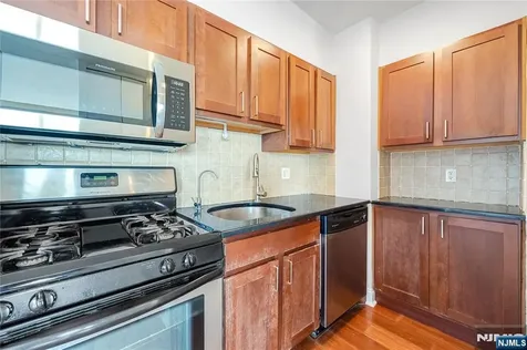 4 Horizon Road Fort Lee NJ 07024