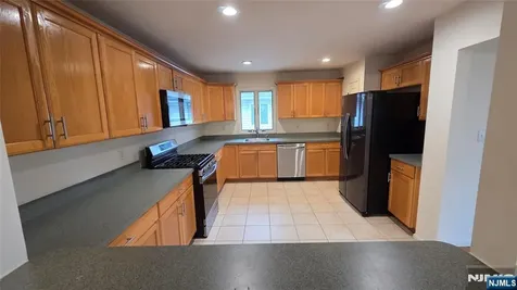 755 Edgewater Avenue Ridgefield NJ 07657