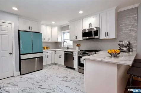 86 Howland Avenue Teaneck NJ 07666