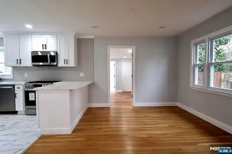86 Howland Avenue Teaneck NJ 07666