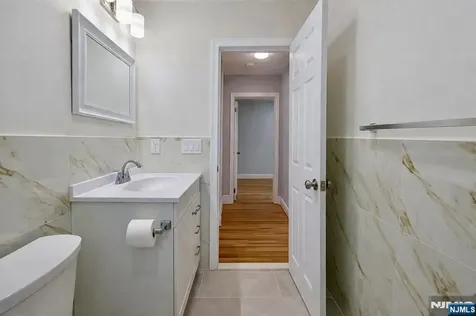 86 Howland Avenue Teaneck NJ 07666
