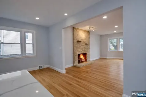 86 Howland Avenue Teaneck NJ 07666