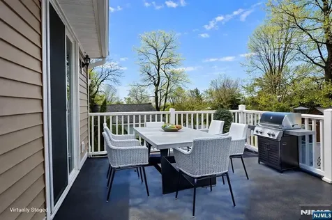 86 Howland Avenue Teaneck NJ 07666
