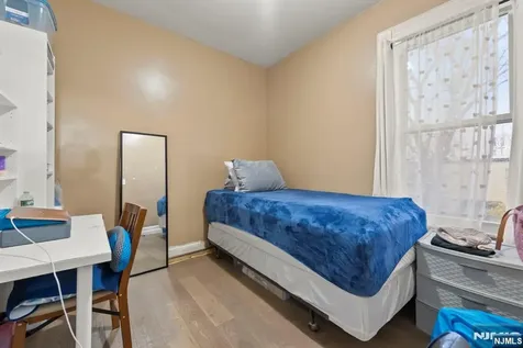 21 Olive Street Paterson NJ 07501