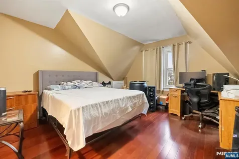 21 Olive Street Paterson NJ 07501