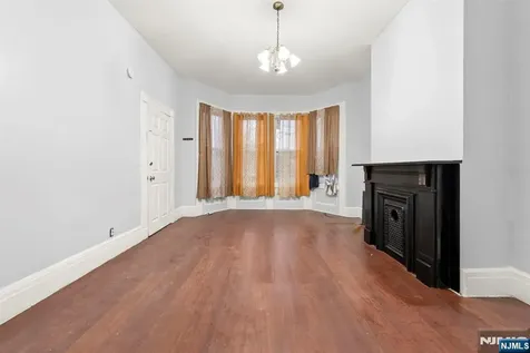 21 Olive Street Paterson NJ 07501