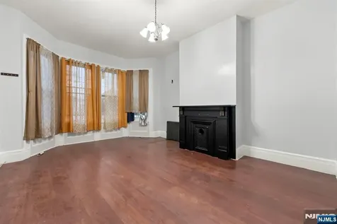 21 Olive Street Paterson NJ 07501