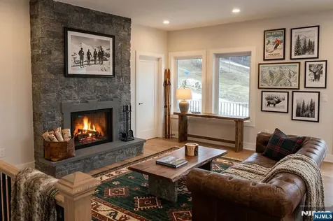 10 Alpine Trail Vernon NJ 07462