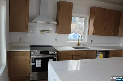 10 Alpine Trail Vernon NJ 07462