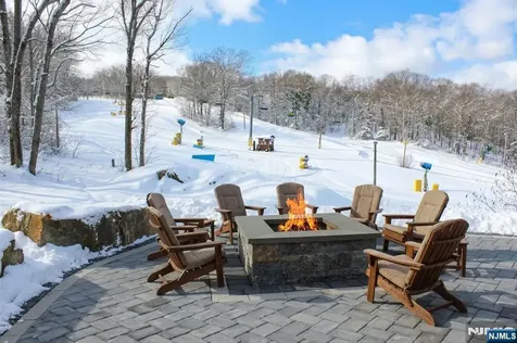 10 Alpine Trail Vernon NJ 07462