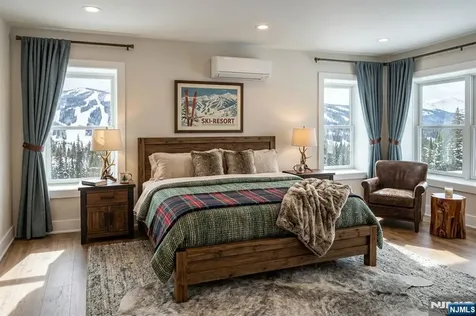 10 Alpine Trail Vernon NJ 07462