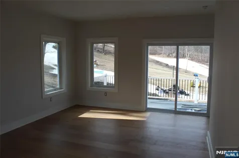 10 Alpine Trail Vernon NJ 07462