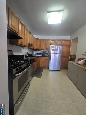 2352 Linwood Avenue Fort Lee NJ 07024