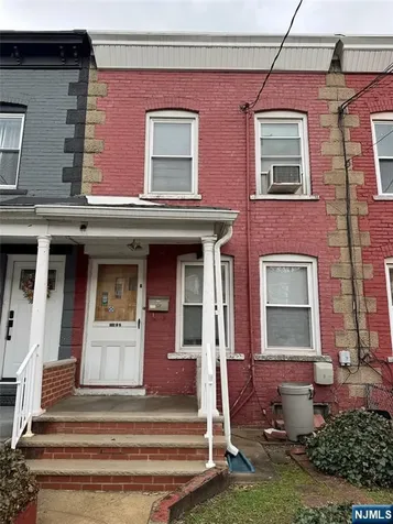 680 1/2 Chestnut Street Kearny NJ 07032