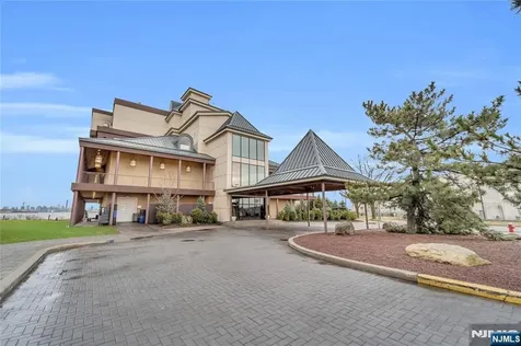 101 Shearwater Court Jersey City NJ 07305