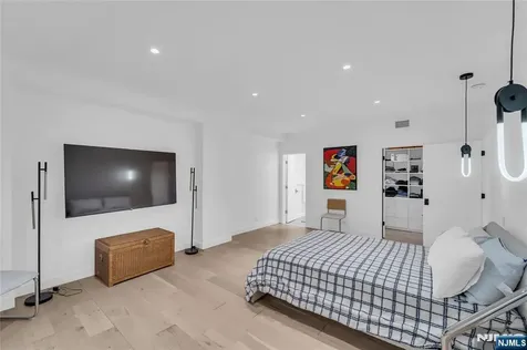 101 Shearwater Court Jersey City NJ 07305