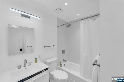 101 Shearwater Court Jersey City NJ 07305