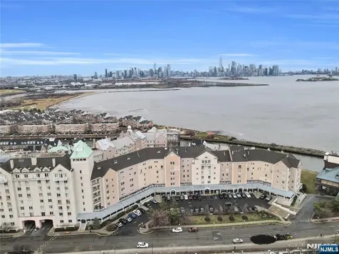 101 Shearwater Court Jersey City NJ 07305