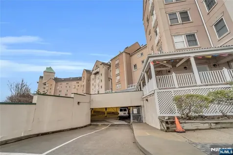 101 Shearwater Court Jersey City NJ 07305