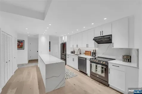101 Shearwater Court Jersey City NJ 07305