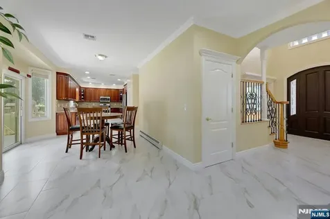 627 Concord Street New Milford NJ 07646