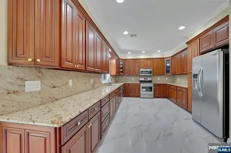 627 Concord Street New Milford NJ 07646