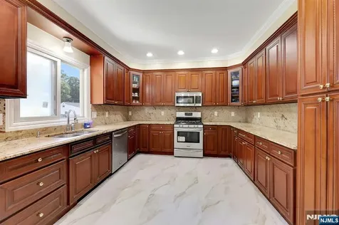 627 Concord Street New Milford NJ 07646