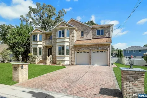 627 Concord Street New Milford NJ 07646