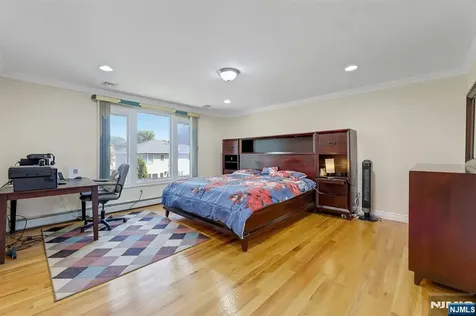 627 Concord Street New Milford NJ 07646