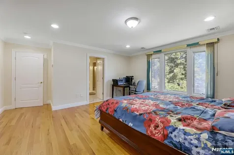 627 Concord Street New Milford NJ 07646