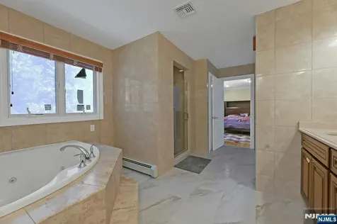 627 Concord Street New Milford NJ 07646