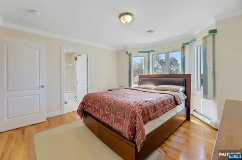 627 Concord Street New Milford NJ 07646