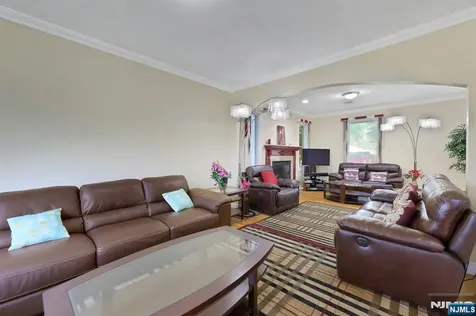 627 Concord Street New Milford NJ 07646