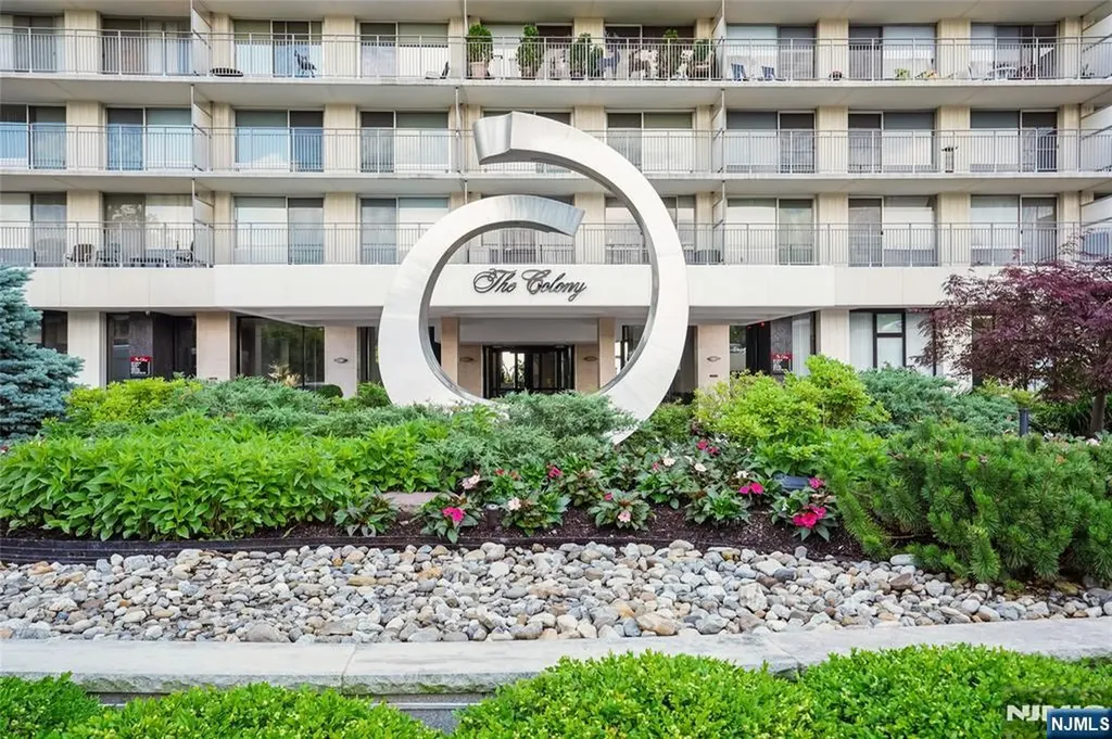 1530 Palisades Avenue Fort Lee NJ 07024