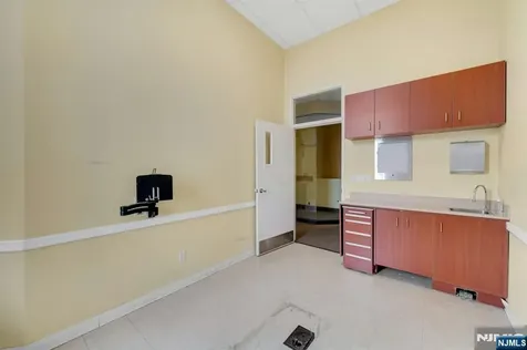 1530 Palisades Avenue Fort Lee NJ 07024