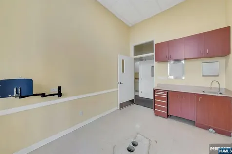 1530 Palisades Avenue Fort Lee NJ 07024