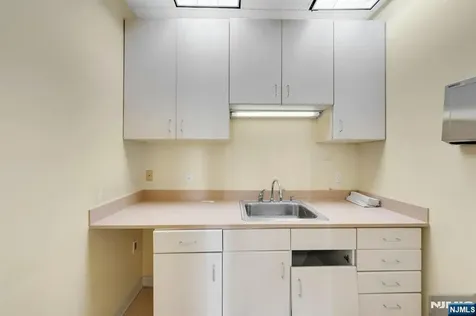 1530 Palisades Avenue Fort Lee NJ 07024