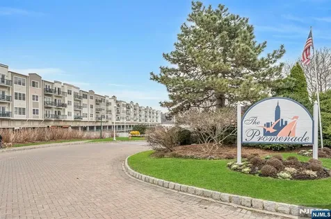 118 The Promenade Edgewater NJ 07020