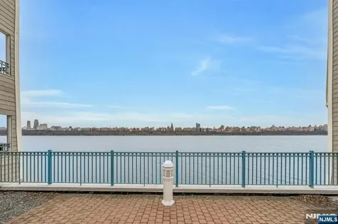 118 The Promenade Edgewater NJ 07020