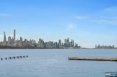 118 The Promenade Edgewater NJ 07020