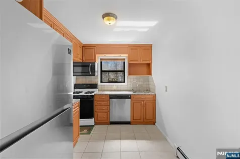 6 Colonial Drive Little Falls NJ 07424